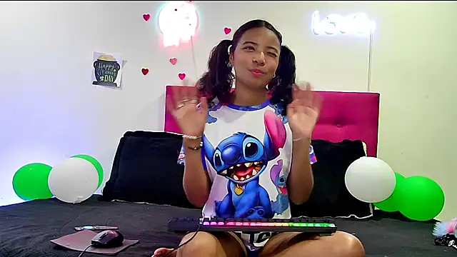 Snapshot of Ellie_Cute7 chatting on April 17, 2026, 7:28 pm Ellie Cute7 online show from April 17, 2026, 7:28 pm