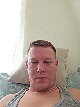 Snapshot of Garfieldd12 chatting on March 21, 2026, 4:39 am Garfieldd12 online show from March 21, 2026, 4:39 am