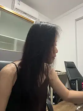 A-Kristen online show from April 13, 2026, 3:39 pm