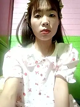 AmyLinee01 online show from May 9, 2026, 5:56 am