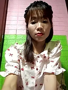 AmyLinee01 online show from May 11, 2026, 3:29 pm