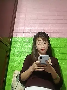 AmyLinee01 online show from May 21, 2026, 5:20 pm
