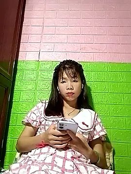 AmyLinee01 online show from May 22, 2026, 5:29 pm