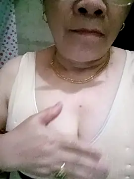 Snapshot of Funsexy1 chatting on March 27, 2026, 5:35 am Funsexy1 online show from March 27, 2026, 5:35 am