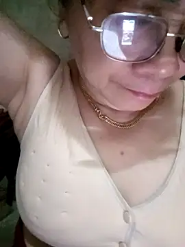 Snapshot of Funsexy1 chatting on April 2, 2026, 2:20 am Funsexy1 online show from April 2, 2026, 2:20 am