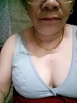 Snapshot of Funsexy1 chatting on April 8, 2026, 10:32 pm Funsexy1 online show from April 8, 2026, 10:32 pm