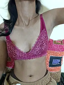 Snapshot of Curvy_Amyra chatting on June 11, 2026, 5:38 am Curvy Amyra online show from June 11, 2026, 5:38 am