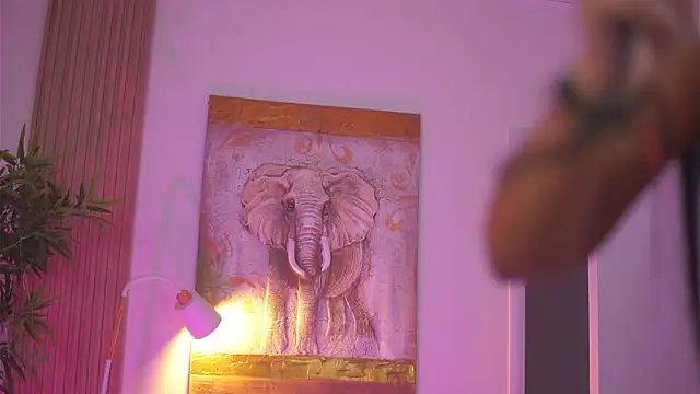 Snapshot of LatinaMorene chatting on June 29, 2026, 6:08 pm LatinaMorene online show from June 29, 2026, 6:08 pm