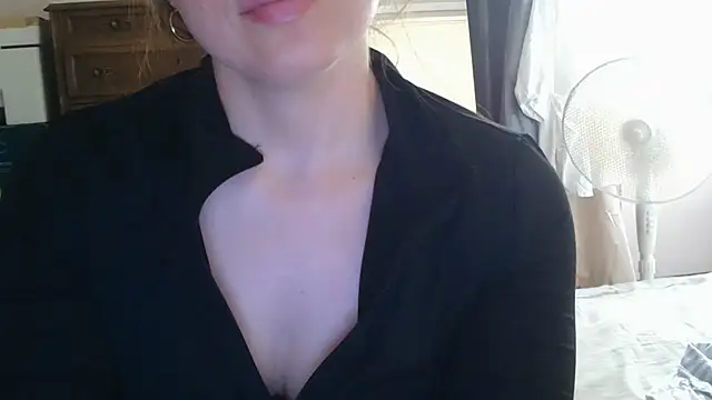 Snapshot of mery_lou20252 chatting on June 20, 2026, 11:13 am mery lou20252 online show from June 20, 2026, 11:13 am