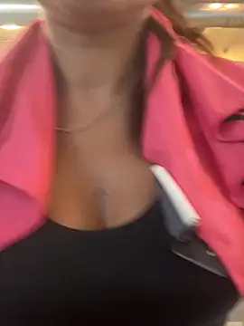 Supremegirlvibes online show from June 19, 2026, 6:34 pm
