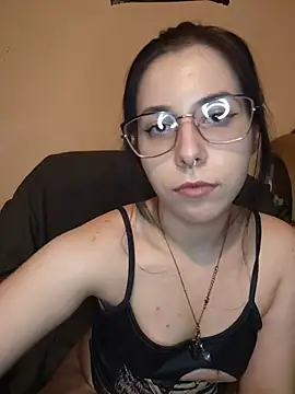 Snapshot of Rue_the_witch6 chatting on July 14, 2026, 9:20 pm Rue the witch6 online show from July 14, 2026, 9:20 pm