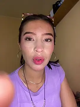 Snapshot of Itze_Mua chatting on April 5, 2026, 10:01 am Itze Mua online show from April 5, 2026, 10:01 am