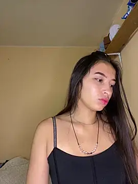 Snapshot of Itze_Mua chatting on April 8, 2026, 10:04 am Itze Mua online show from April 8, 2026, 10:04 am