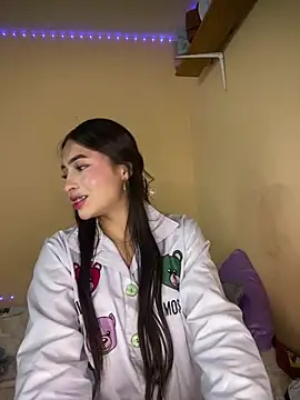 Snapshot of Itze_Mua chatting on April 14, 2026, 12:49 am Itze Mua online show from April 14, 2026, 12:49 am