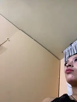 Snapshot of Itze_Mua chatting on May 7, 2026, 11:10 pm Itze Mua online show from May 7, 2026, 11:10 pm
