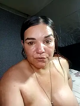 Snapshot of Zuleyka_69 chatting on April 21, 2026, 1:42 am Zuleyka 69 online show from April 21, 2026, 1:42 am
