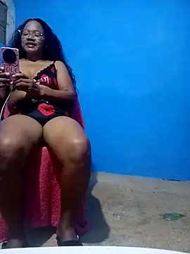 Snapshot of Honey-53 chatting on April 12, 2026, 5:01 am Honey-53 online show from April 12, 2026, 5:01 am