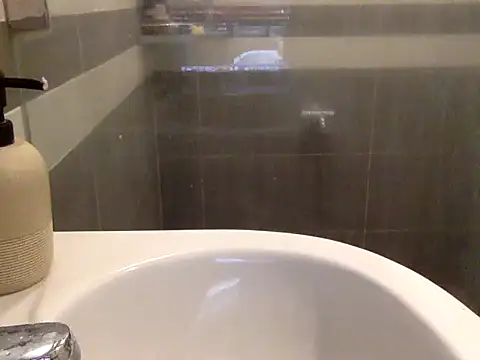 17Komodo online show from April 10, 2026, 4:23 pm