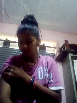 Snapshot of Raveena0990 chatting on May 17, 2026, 12:41 am Raveena0990 online show from May 17, 2026, 12:41 am