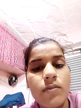 Snapshot of Raveena0990 chatting on May 25, 2026, 9:32 pm Raveena0990 online show from May 25, 2026, 9:32 pm