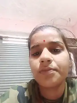 Snapshot of Raveena0990 chatting on May 29, 2026, 8:40 pm Raveena0990 online show from May 29, 2026, 8:40 pm