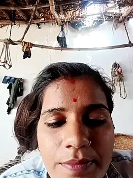 Snapshot of Raveena0990 chatting on May 31, 2026, 10:33 am Raveena0990 online show from May 31, 2026, 10:33 am