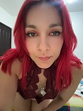 Amelie-RedHoney online show from May 16, 2026, 4:20 am