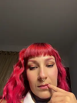 Amelie-RedHoney online show from July 28, 2026, 11:04 pm