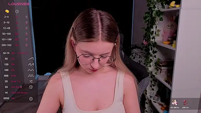 aviaveavii online show from May 28, 2026, 4:37 pm