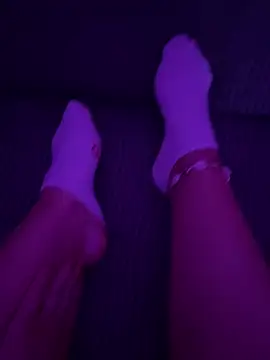 LilouPieds online show from June 20, 2026, 8:33 pm