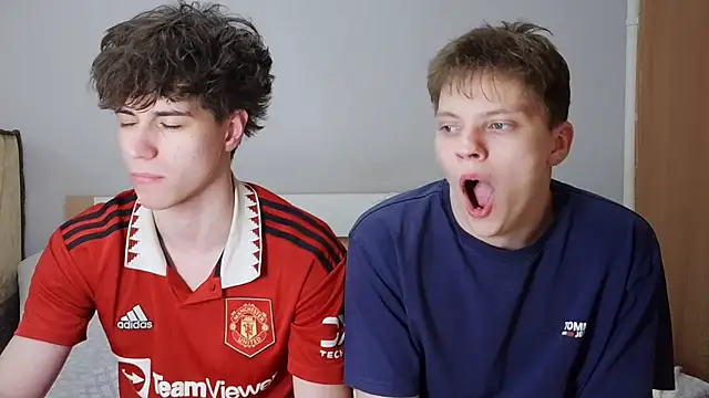 Snapshot of 1gay1straight chatting on March 23, 2026, 3:32 am 1gay1straight online show from March 23, 2026, 3:32 am