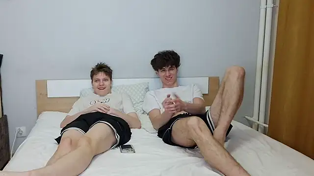 Snapshot of 1gay1straight chatting on March 27, 2026, 10:09 pm 1gay1straight online show from March 27, 2026, 10:09 pm