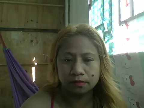 Snapshot of PinayChristine chatting on April 4, 2026, 12:09 am PinayChristine online show from April 4, 2026, 12:09 am