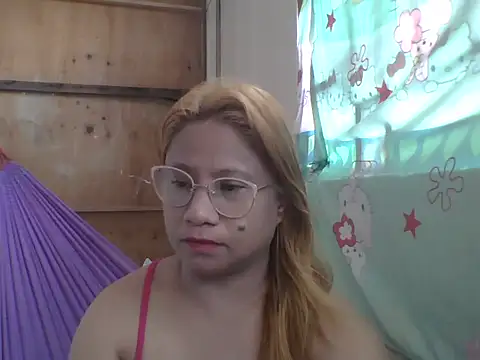 Snapshot of PinayChristine chatting on April 10, 2026, 3:12 am PinayChristine online show from April 10, 2026, 3:12 am