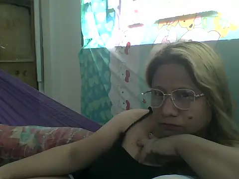 PinayChristine online show from May 25, 2026, 2:06 am