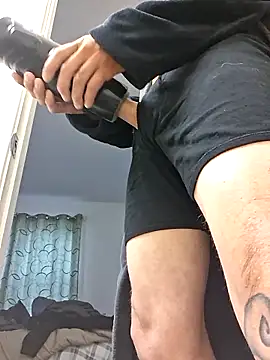 middickstroking online show from May 18, 2026, 4:24 pm