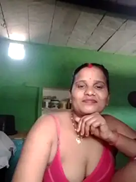 Shivani09900 online show from June 15, 2026, 6:48 am
