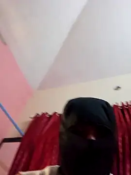 Snapshot of secrethubby200 chatting on March 23, 2026, 11:58 am secrethubby200 online show from March 23, 2026, 11:58 am