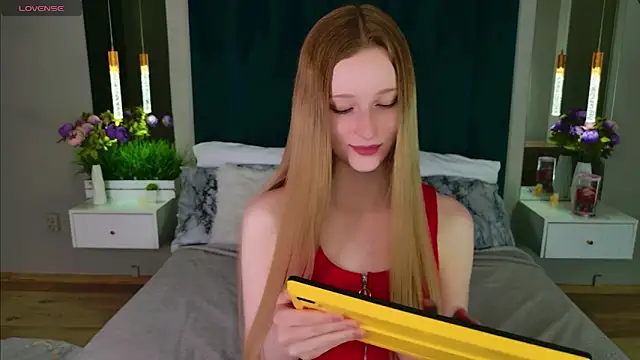 Mollydollzz online show from May 27, 2026, 12:57 pm