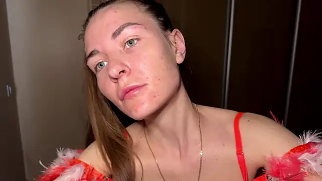 LauraJess  online show from April 23, 2026, 8:02 am
