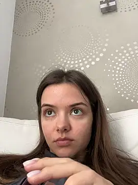 AForbiddenFlower online show from April 14, 2026, 6:52 am