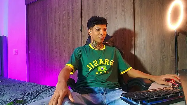 im Usuga online show from March 26, 2026, 5:35 am