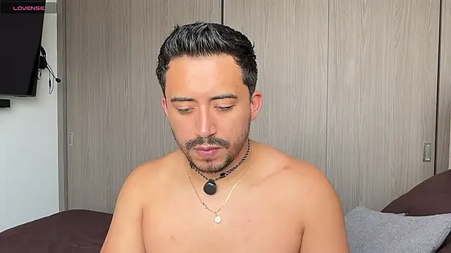 Diego Latinguy online show from March 31, 2026, 3:01 pm