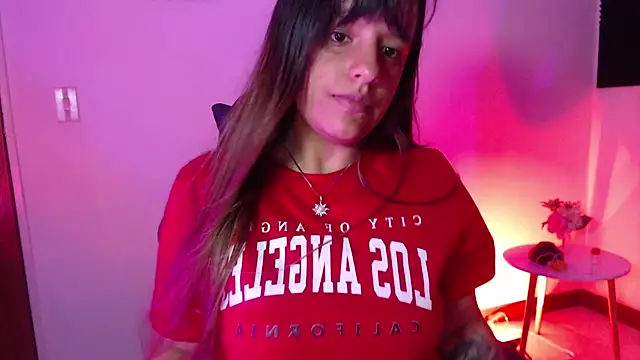 Ivvy Bloom online show from June 3, 2026, 12:46 am