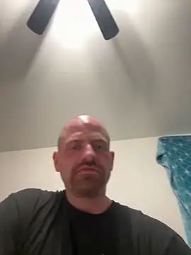 Snapshot of whitelioncody chatting on April 18, 2026, 5:00 am whitelioncody online show from April 18, 2026, 5:00 am