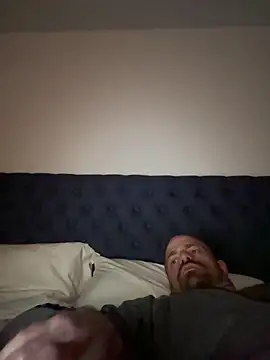 Snapshot of whitelioncody chatting on April 22, 2026, 5:21 am whitelioncody online show from April 22, 2026, 5:21 am