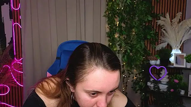 Snapshot of LucyMendoza chatting on March 25, 2026, 2:56 pm LucyMendoza online show from March 25, 2026, 2:56 pm