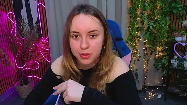 Snapshot of LucyMendoza chatting on March 26, 2026, 12:22 pm LucyMendoza online show from March 26, 2026, 12:22 pm