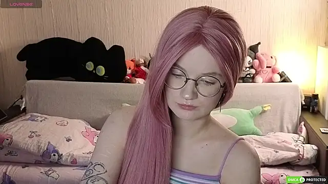 Snapshot of JulietFisher chatting on April 10, 2026, 4:17 am JulietFisher online show from April 10, 2026, 4:17 am