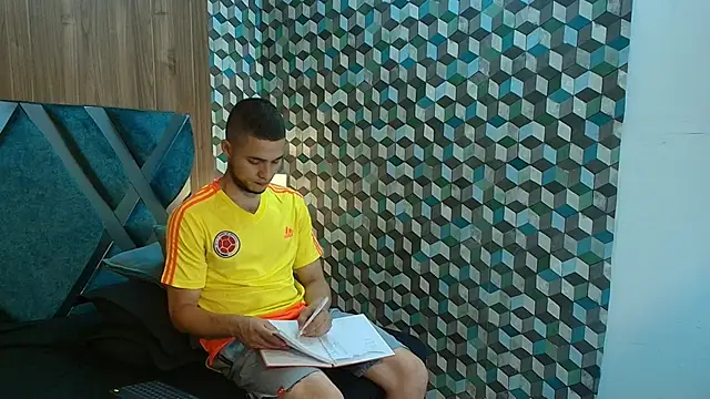 Snapshot of Joaho_Fernandez chatting on May 13, 2026, 9:44 pm Joaho Fernandez online show from May 13, 2026, 9:44 pm